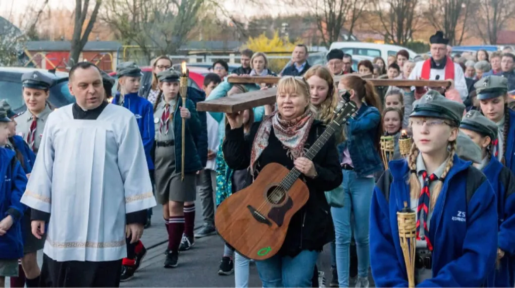 Droga krzyżowa w Komorowie (zdjęcia)