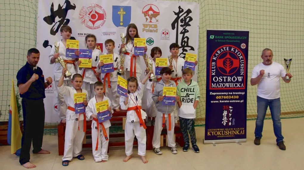Worek medali ostrowskich karateków (zdjęcia)