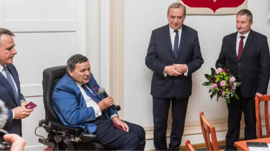 Brązowy Krzyż Zasługi dla Krzysztofa Listwona