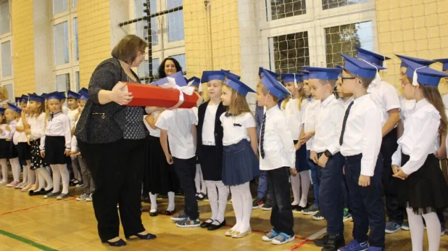 Ślubowanie pierwszoklasistów w "jedynce" (zdjęcia)