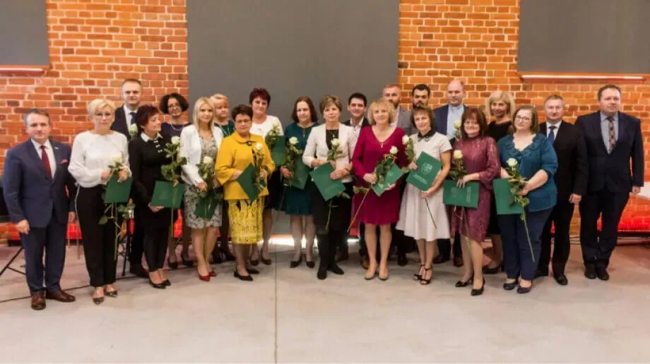 Miejski Dzień Edukacji Narodowej. Włodarz miasta nagrodził nauczycieli (zdjęcia, wideo)