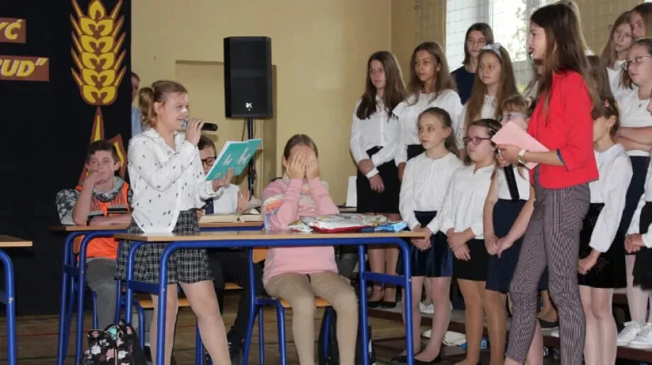 Dzień Edukacji Narodowej w ostrowskiej "jedynce" (zdjęcia)
