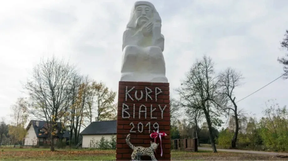 Odsłonięto pomnik Kurpia Białego w Nowej Osuchowej (zdjęcia)