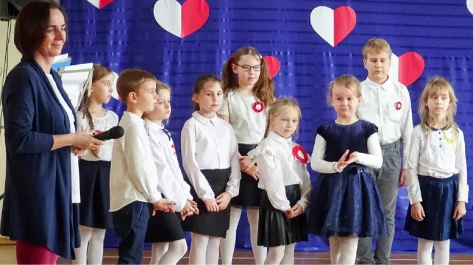 Uczniowie "dwójki" uczcili odzyskanie przez Polskę niepodległości