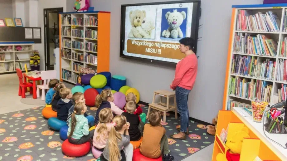Dzień Pluszowego Misia w ostrowskiej bibliotece (zdjęcia)