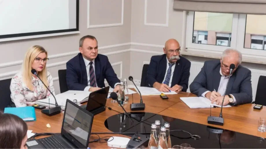 Powiat pokrył dług ostrowskiego szpitala (zdjęcia, wideo)