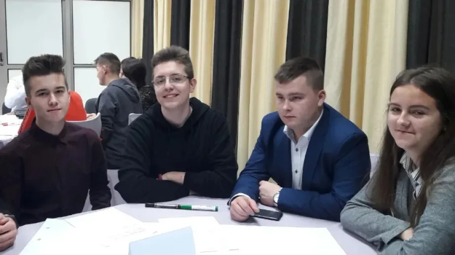 Młodzież szkolna "Ekonomika" zainteresowana problemami ekologicznymi