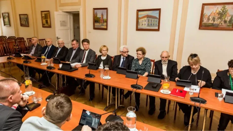 Podwyżki opłat za odpady komunalne (zdjęcia, wideo)