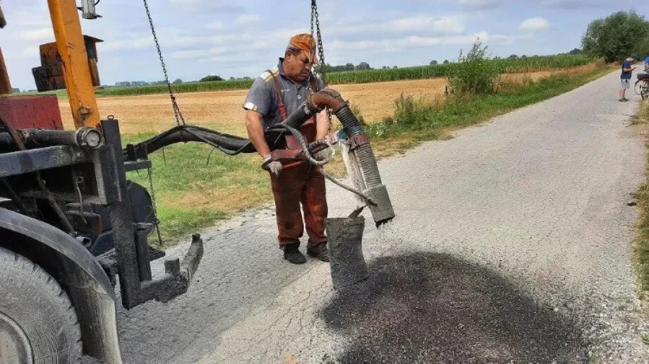 Remonty cząstkowe dróg gminnych w gminie Andrzejewo