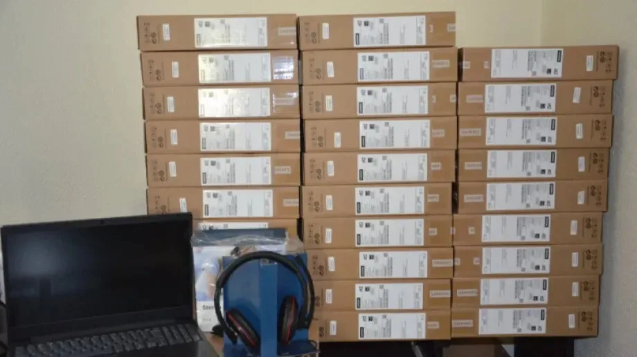 II edycja programu "Zdalna szkoła+". Małkinia Górna otrzymała laptopy
