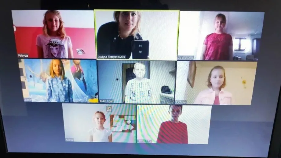 Udział Przedszkola Miejskiego w Broku w akcji "Niepodległa do hymnu" (zdjęcia)