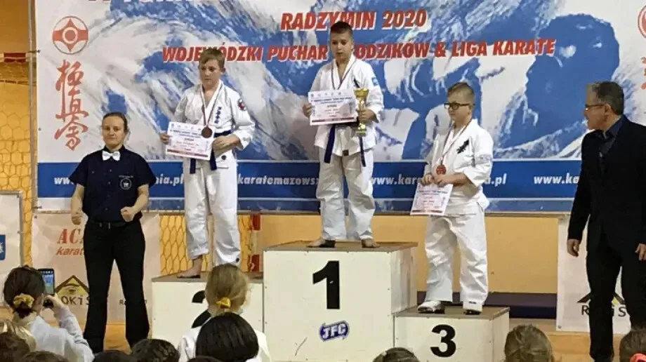 6 medali ostrowskich karateków (zdjęcia)