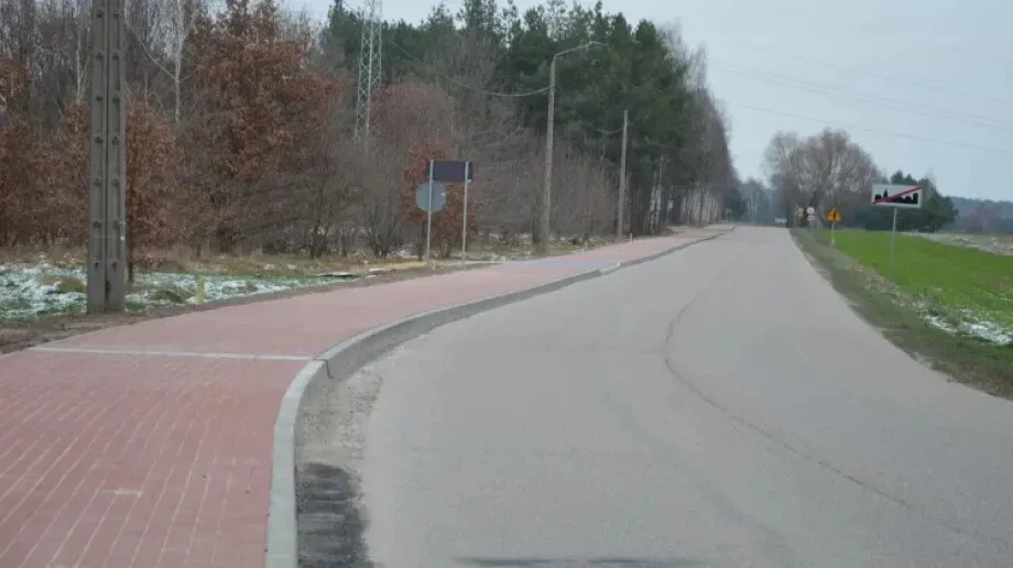 Odebrano przebudowę ciągów pieszo-rowerowych przy drodze powiatowej nr 2653W Kańkowo - Zawisty Podleśne