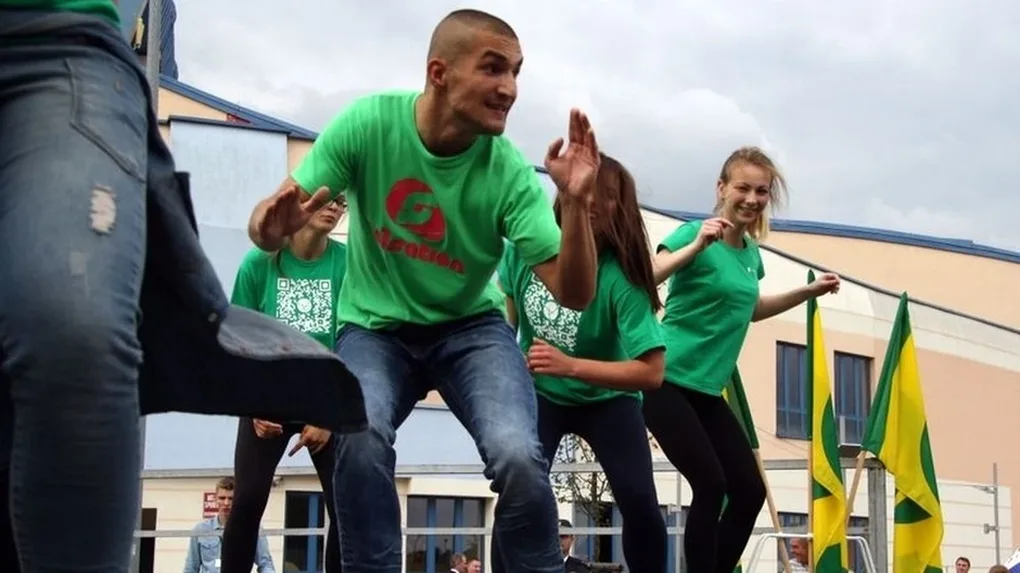 Pokazy sportowe i taneczne (zdjęcia, wideo)