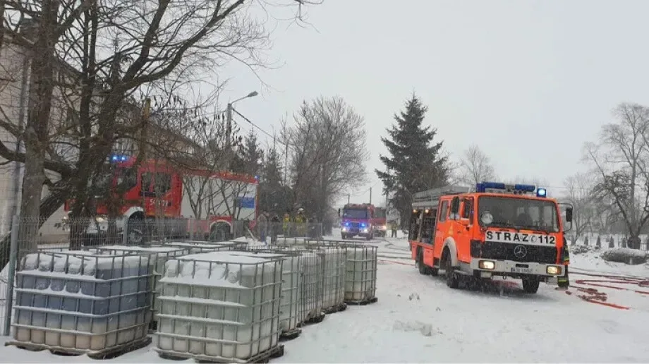 Pożar hali w Pieńkach Wielkich (zdjęcia)