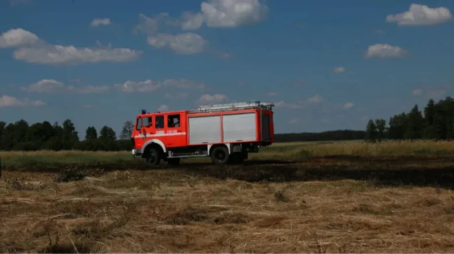 Pożar trawy w okolicy Sulęcina Szlacheckiego (zdjęcia)