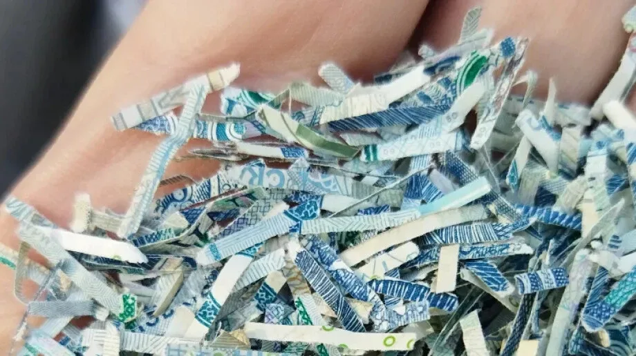 Miliony złotych w workach na wysypisku w Broku (zdjęcia)