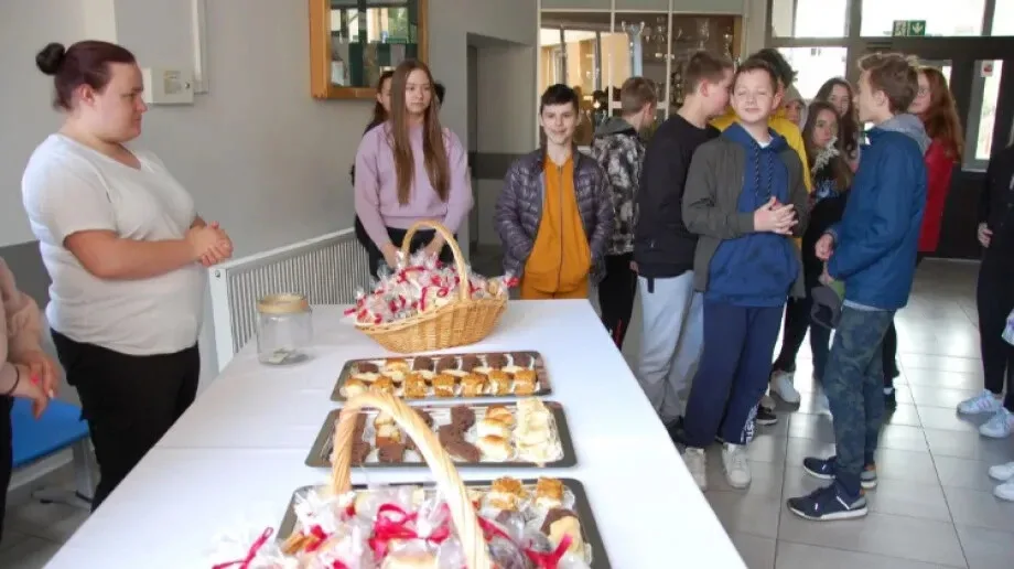 Charytatywny kiermasz w ZSCKR w Starym Lubiejewie (zdjęcia)