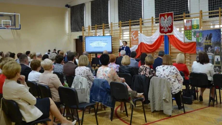 Powiatowe Obchody Międzynarodowego Dnia Pielęgniarki i Położnej w "Ekonomiku" (zdjęcia)