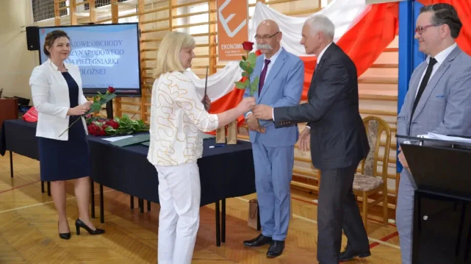 Powiatowe Obchody Międzynarodowego Dnia Pielęgniarki i Położnej w "Ekonomiku" (zdjęcia)