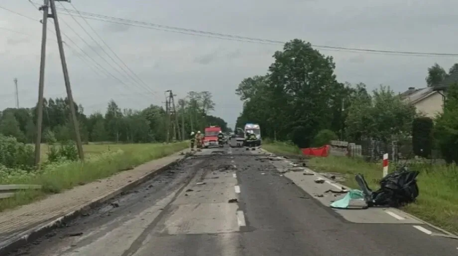Tragiczny wypadek w Glinie. Zginął kierowca samochodu osobowego (zdjęcia)