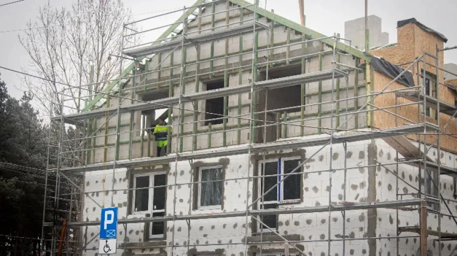 Prace nad budową budynku komunalnego na ulicy Wołodyjowskiego przebiegają zgodnie z planem (zdjęcia) 
