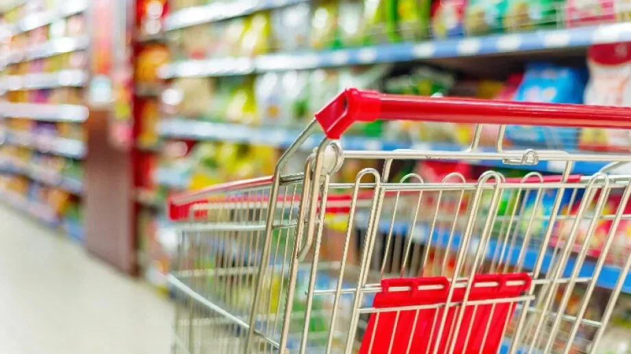 Ostrowski koszyk zakupowy. Porównujemy ceny podstawowych produktów. Co zdrożało, a co staniało?