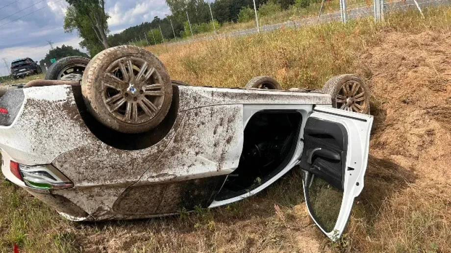 Niedostosowanie prędkości przyczyną dachowania 