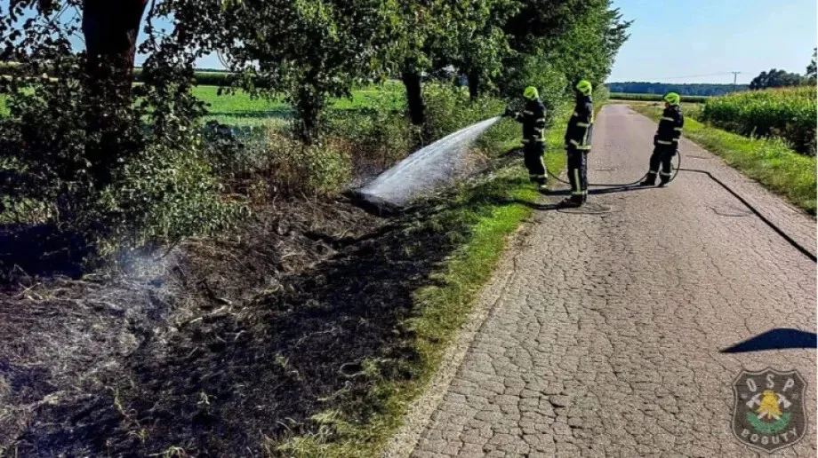 Ochotnicza Straż Pożarna w Bogutach-Piankach ugasiła pożar trawy