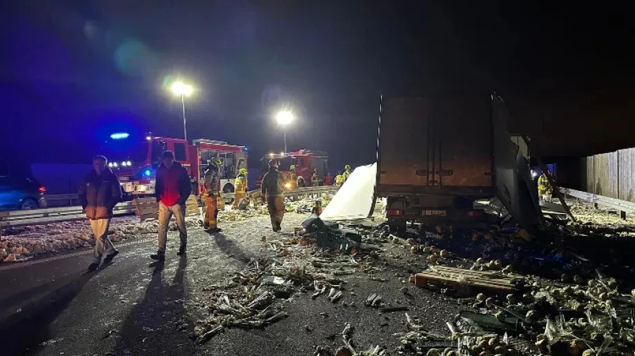 Poważny wypadek na S61 (zdjęcia)