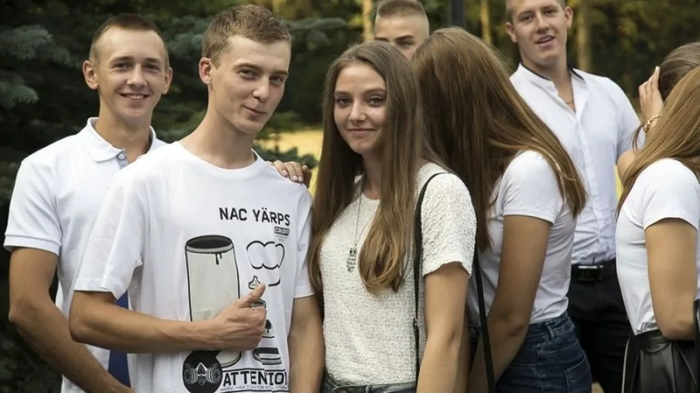 Rozpoczęcie roku szkolnego w ostrowskich szkołach (zdjęcia)