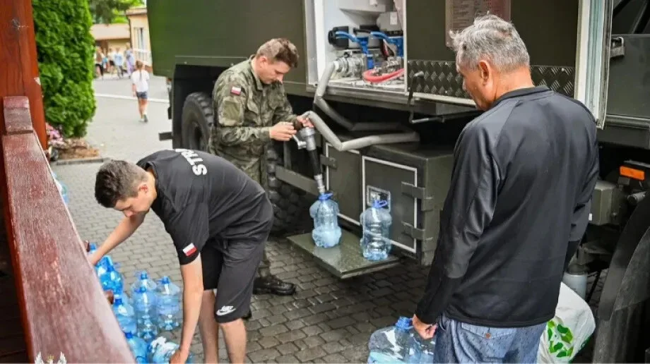 Dostarczyli już blisko 45 tysięcy litrów wody