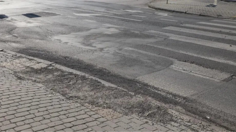 Po interwencji radnej dziura w centrum miasta została zlikwidowana (zdjęcia)