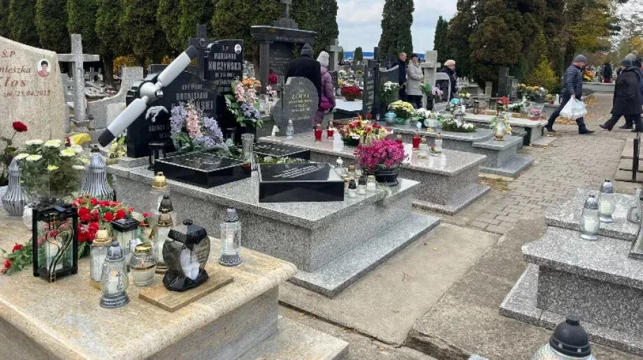 Znicze, modlitwa i pamięć. Dzień Wszystkich Świętych w Ostrowi Mazowieckiej (zdjęcia)