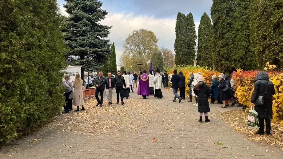 Znicze, modlitwa i pamięć. Dzień Wszystkich Świętych w Ostrowi Mazowieckiej (zdjęcia)