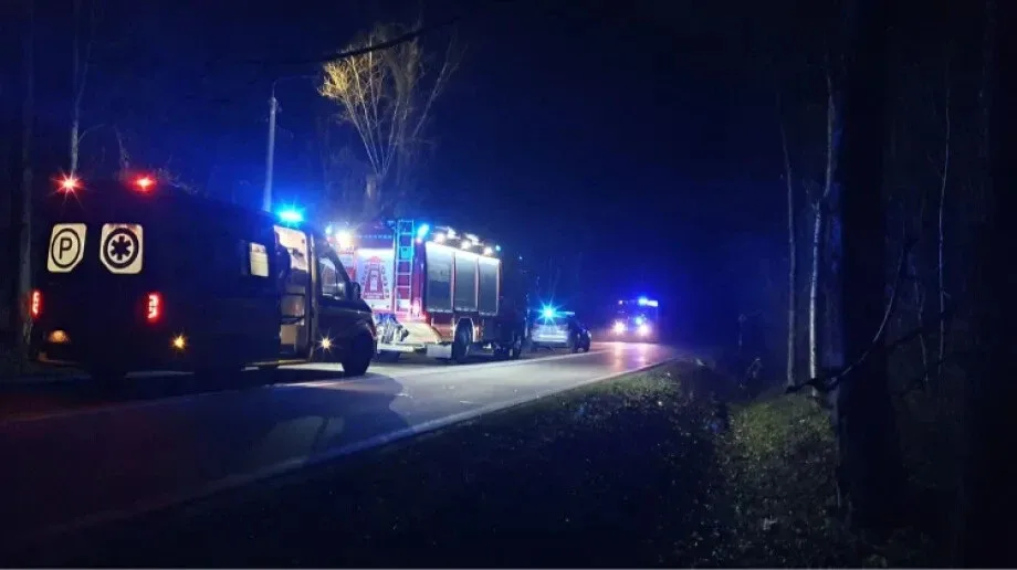 Uderzył samochodem w drzewo i trafił do szpitala. Groźny wypadek w miejscowości Drewnowo-Ziemaki (zdjęcia)