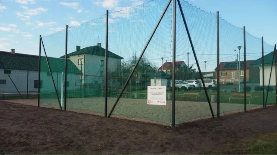 Nowy obiekt sportowy w Andrzejewie. boisko do siatkówki plażowej już gotowe