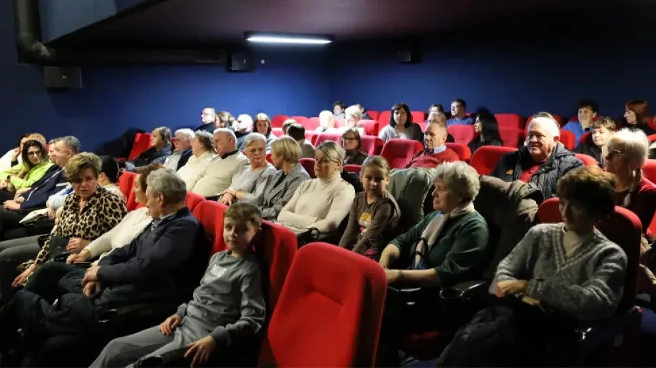 Wyjątkowy koncert kolęd i piosenek świątecznych w Kinie Ostrovia (zdjęcia)