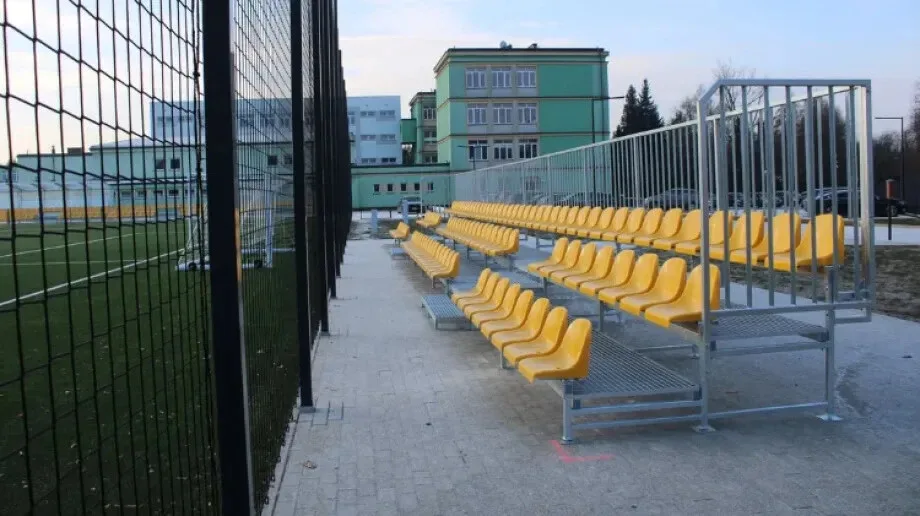 Nowe boisko w Ostrowi Mazowieckiej już prawie gotowe (zdjęcia)