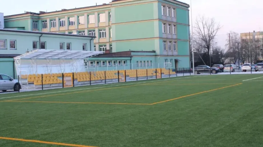 Nowe boisko w Ostrowi Mazowieckiej już prawie gotowe (zdjęcia)