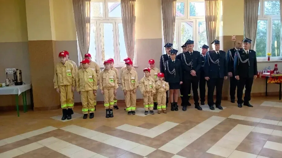 Uroczyste ślubowanie młodych strażaków (zdjęcia)