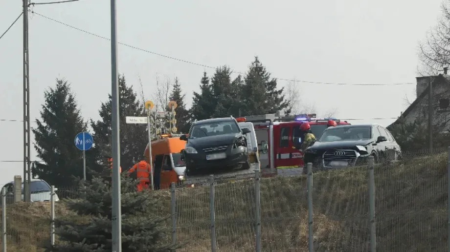 To mogło skończyć się tragedią! 57-latek wjechał prosto w młodego kierowcę na Różańskiej (zdjęcia)