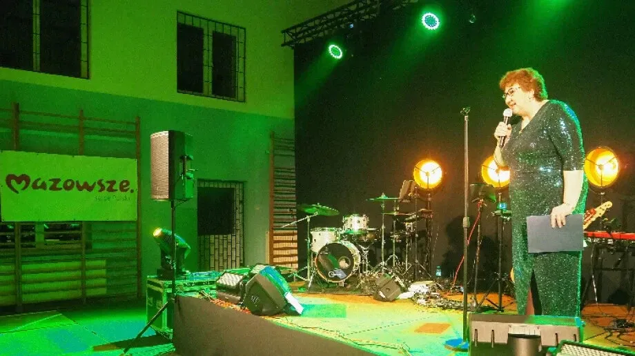 Muzyczna podróż w czasie. Koncert dla seniorów w Andrzejewie (zdjęcia)