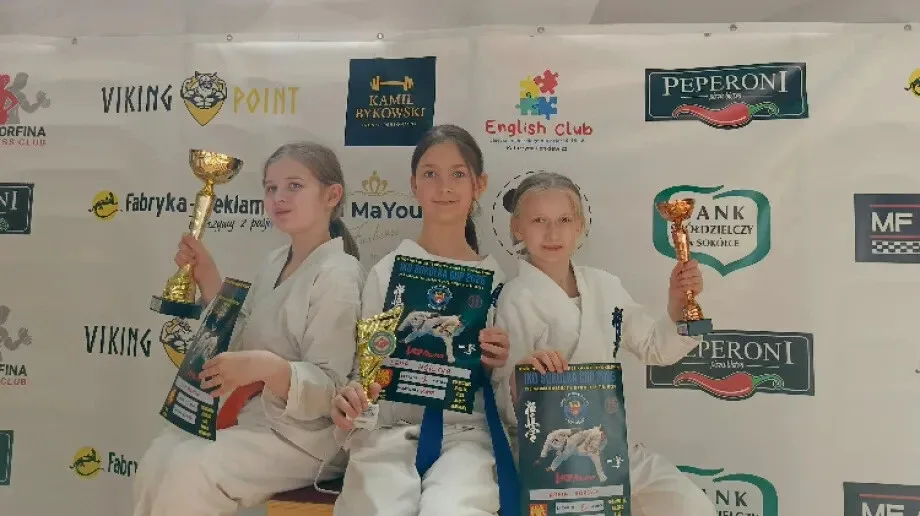 Trzy zawodniczki i trzy medale. Brokowski Klub Karate na podium (zdjęcia)