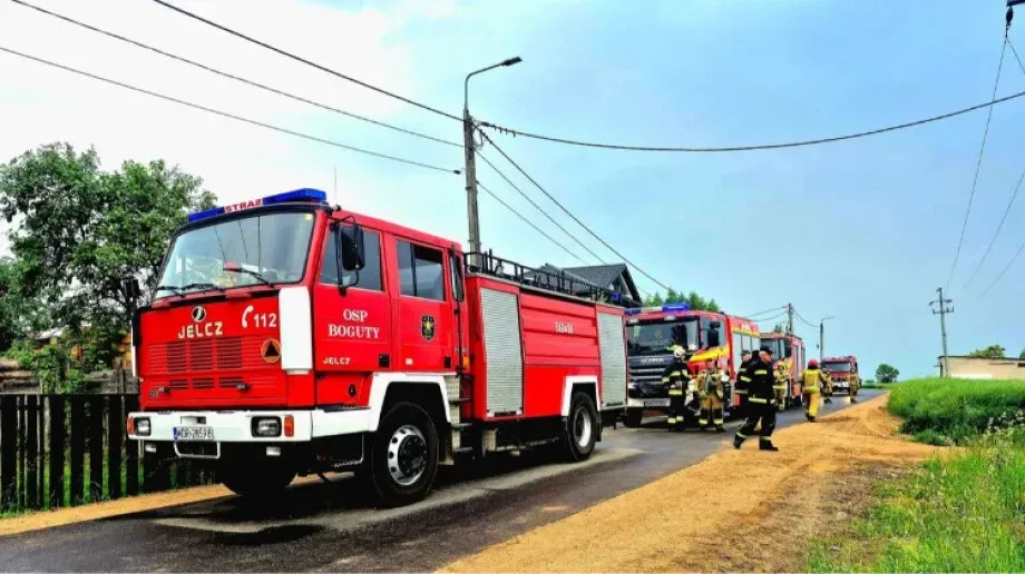 Pożar domu w miejscowości Zawisty-Króle (zdjęcia)