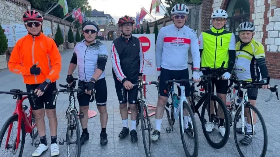 Rowerowa pielgrzymka do Częstochowy. Ostrowscy cykliści z modlitwą na Jasnej Górze (zdjęcia)
