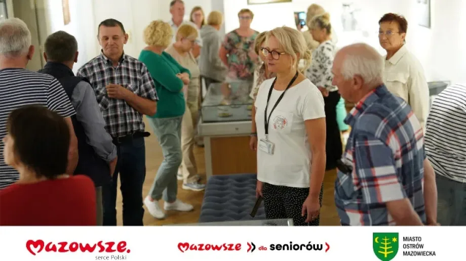 Seniorzy z Ostrowi w podróży pełnej historii i przyrody (zdjęcia)