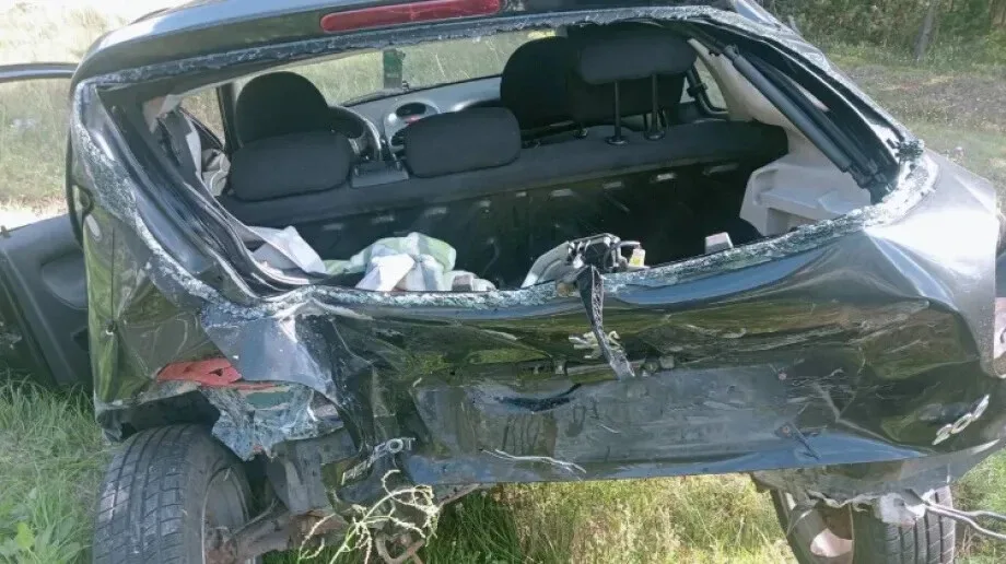 Wypadek pod Sielcem. Kobieta trafiła do szpitala po zderzeniu aut