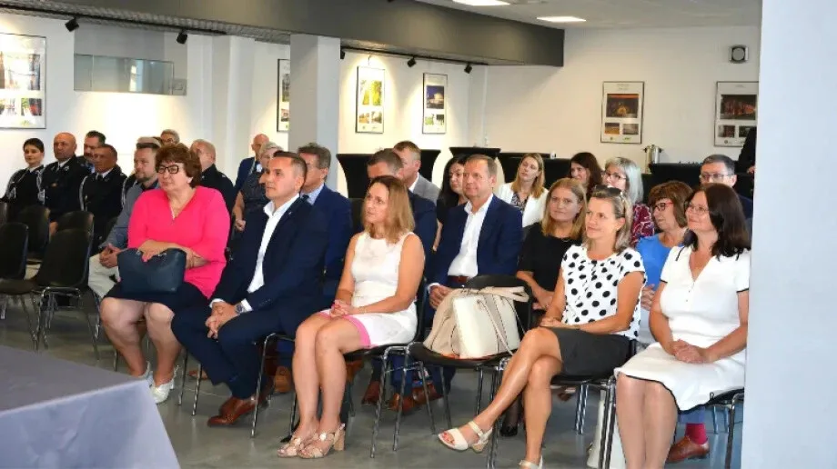 Gmina Ostrów Mazowiecka kontynuuje walkę z azbestem. Ponad 300 ton zniknie dzięki nowej dotacji (zdjęcia)