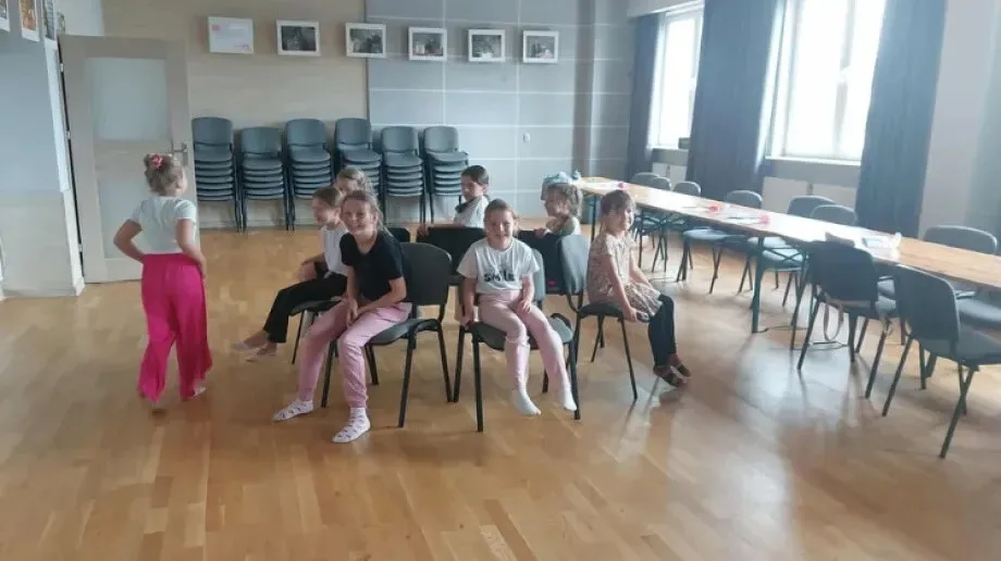 Lato pełne kolorów w bibliotece w Andrzejewie